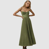 Adéla - Modern elegance with an open back