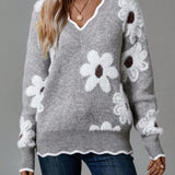 Belinha - Elegant blouse with a V-neck and floral pattern