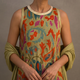 Daniela - Long floral patterned dress with a fitted vest