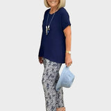 Zaneta – Elegant set with a fitted top and loose pants