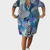 Mari - Colorful dress with a V-neckline