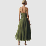 Adéla - Modern elegance with an open back