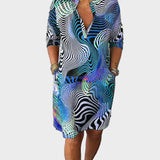 Mari - Colorful dress with a V-neckline