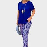 Zaneta – Elegant set with a fitted top and loose pants