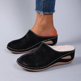 Orthopedic Slippers with Everyday Comfort and Timeless Style