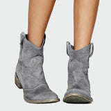 Sára - Retro ankle boots in cowboy style